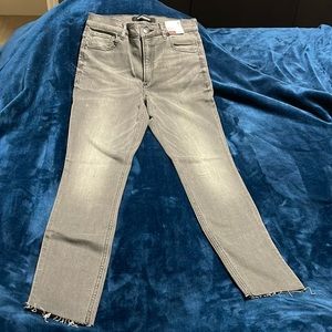 Express Ankle High Rise Legging. Size 4 Long. Light grey wash with frayed ankle